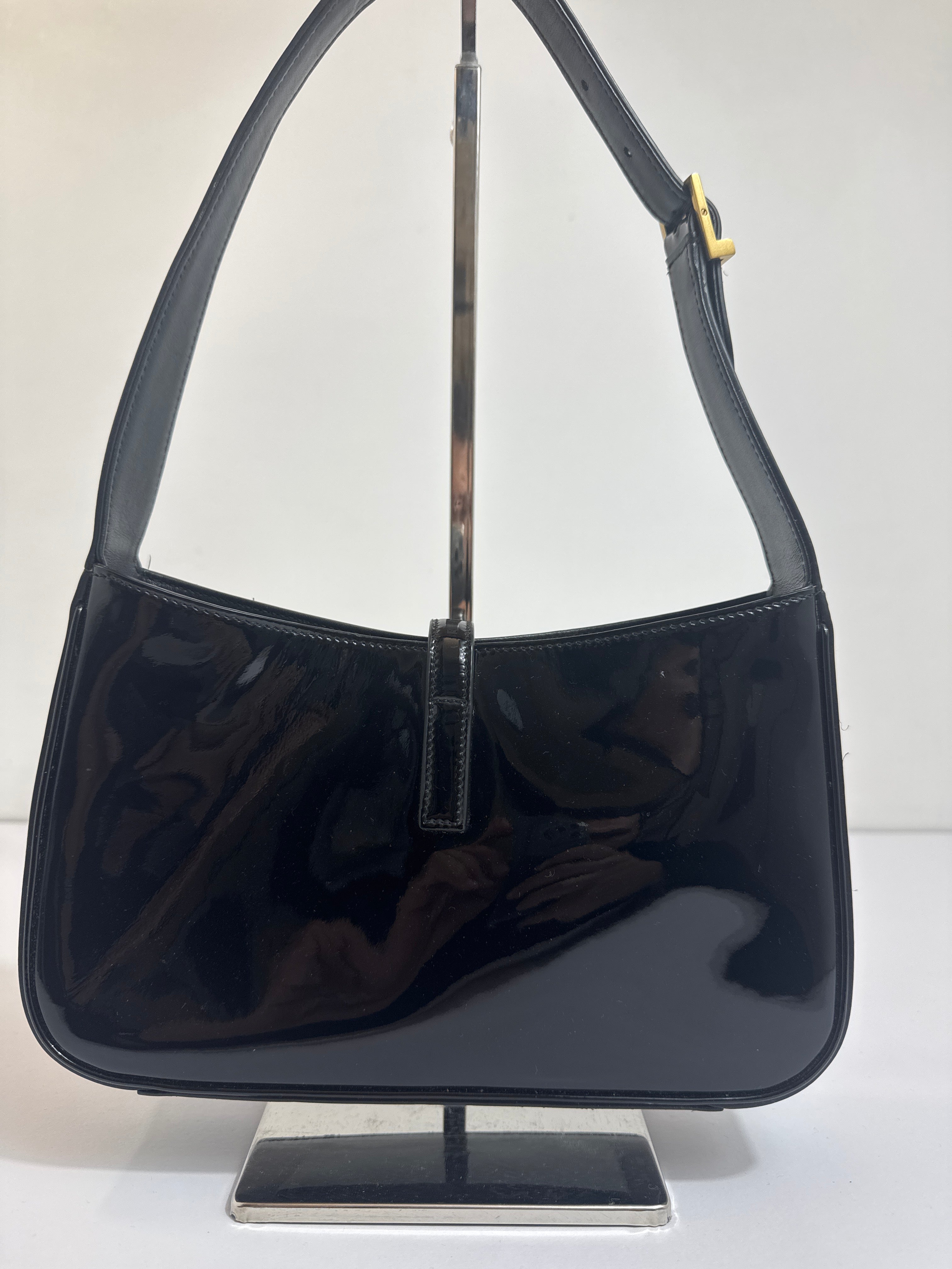 Saint laurent le 5 A 7