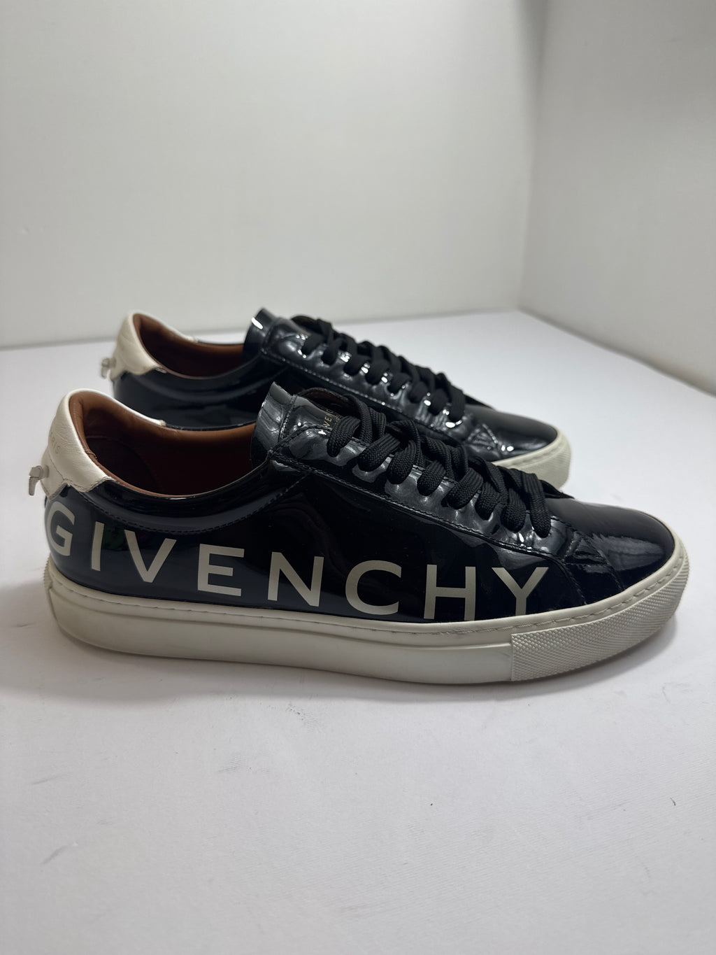 Givenchy n 40
