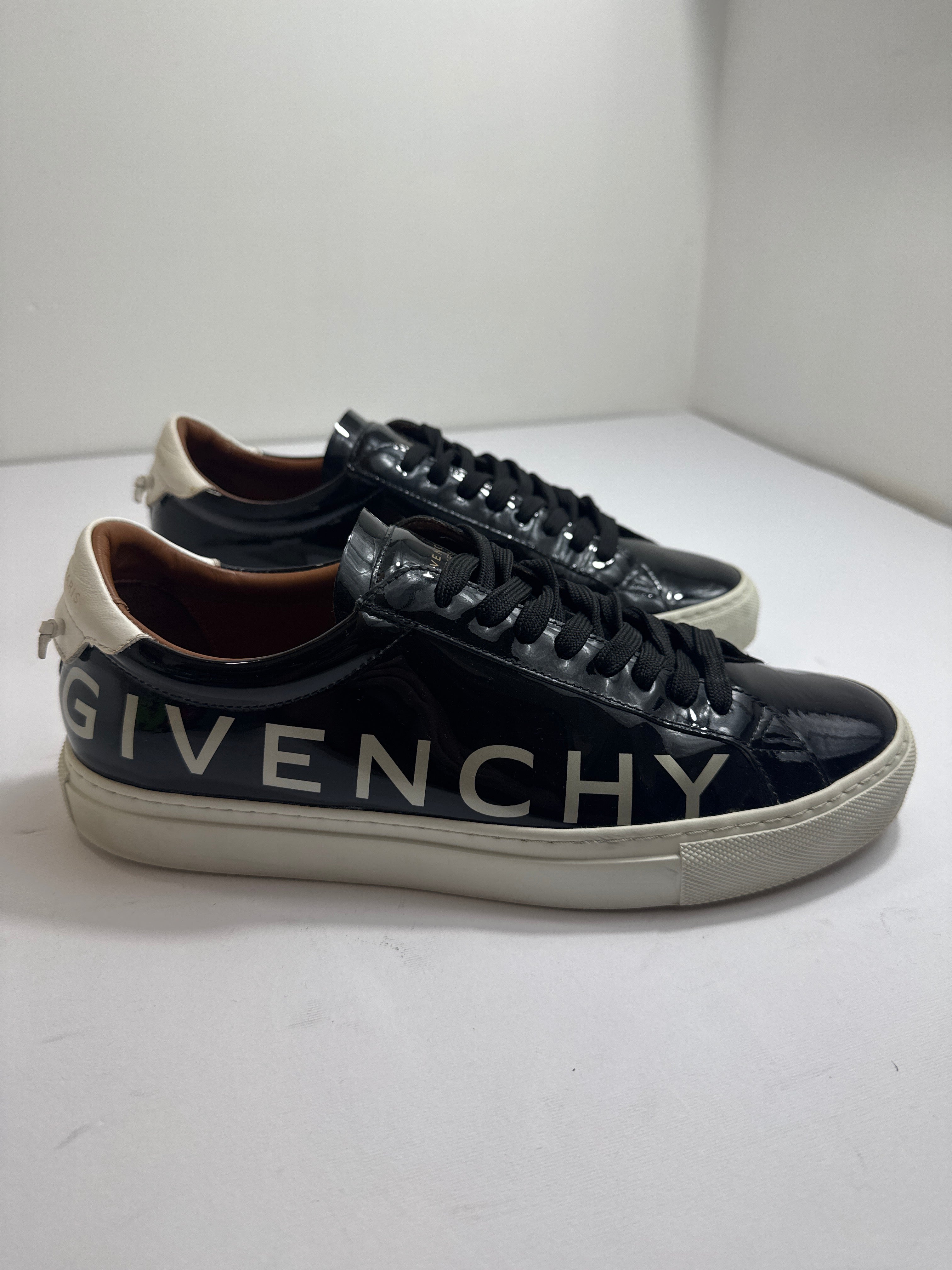 Givenchy n 40