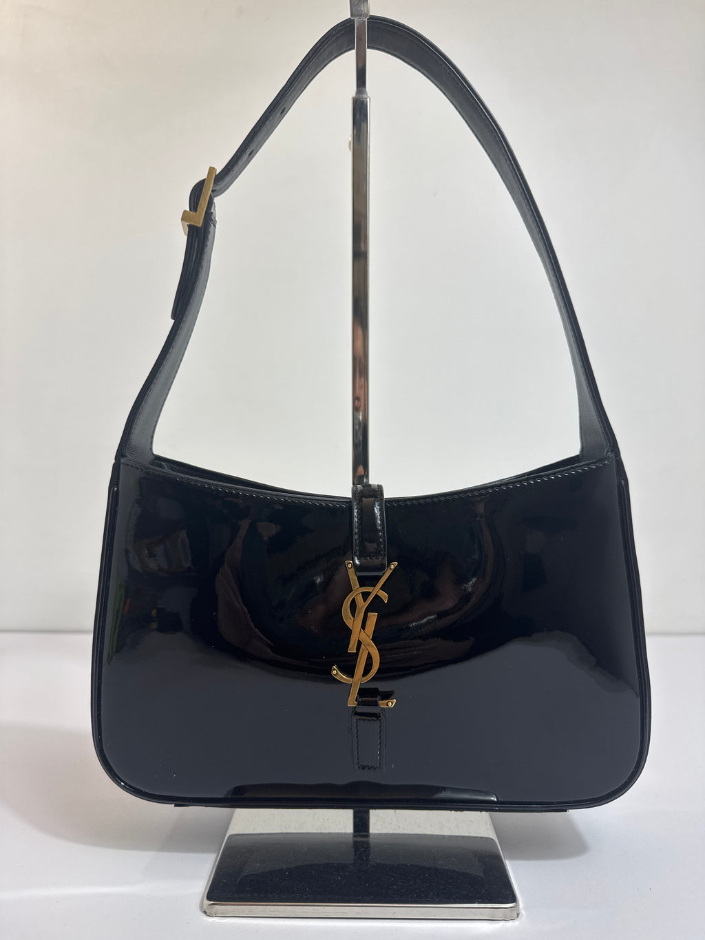 Saint laurent le 5 A 7