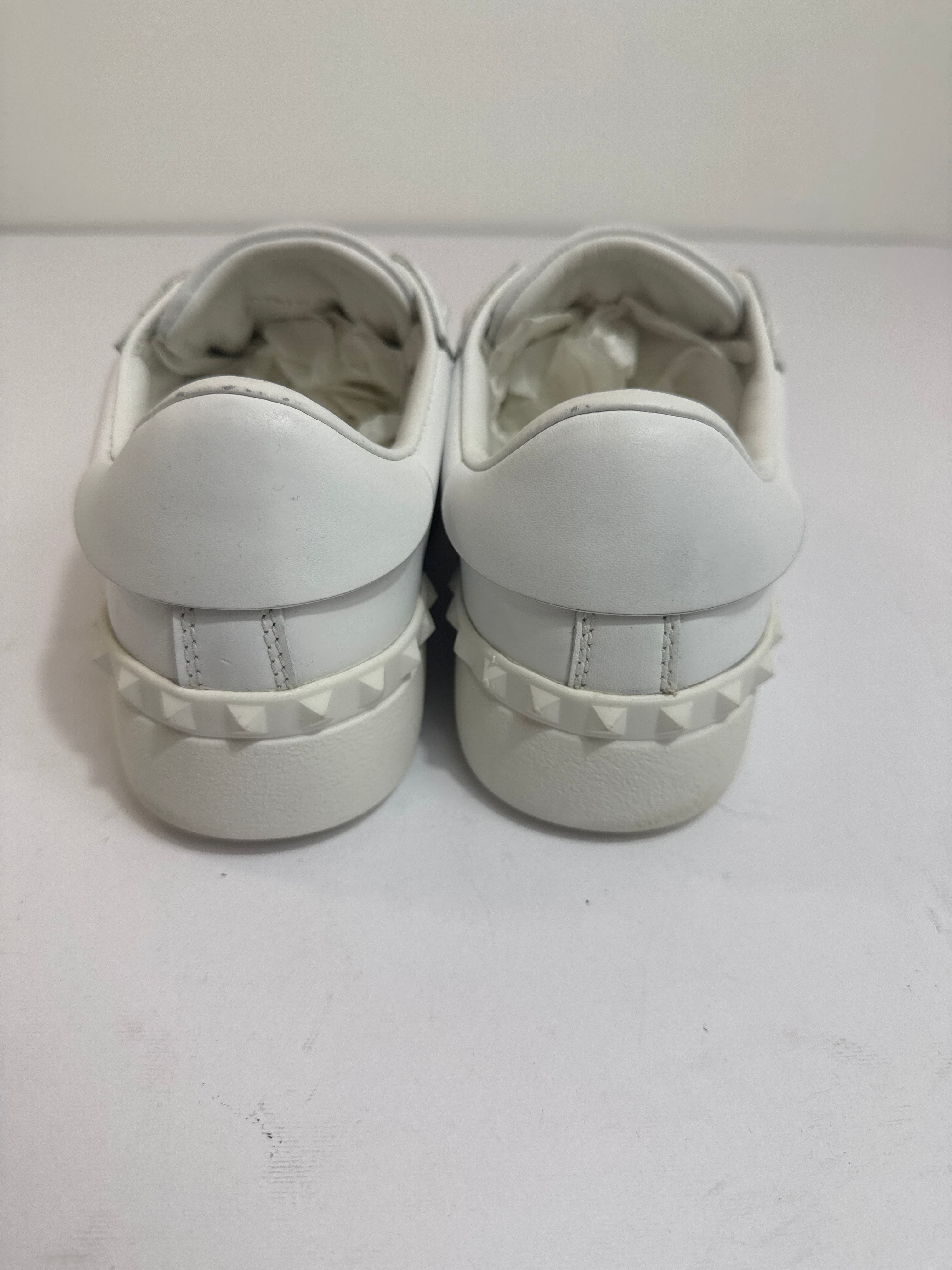 Valentino garavani onestud n 36