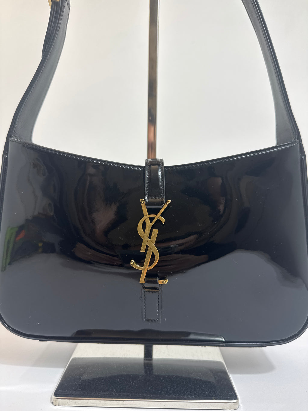 Saint laurent le 5 A 7