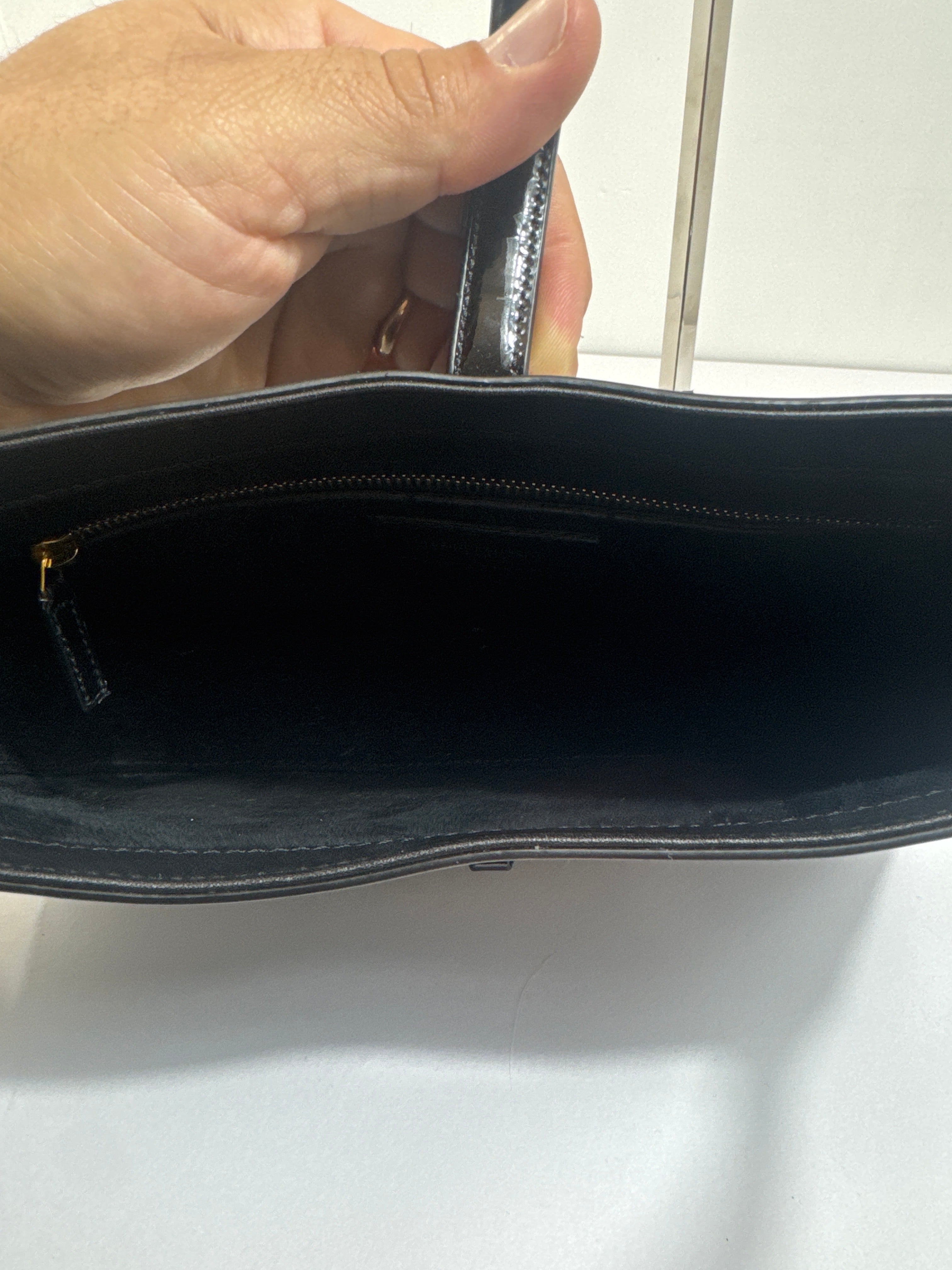 Saint laurent le 5 A 7