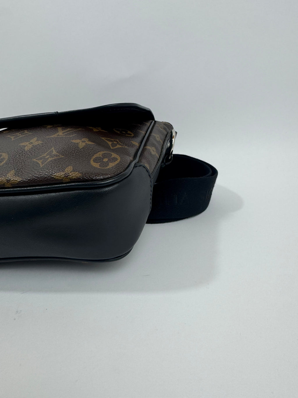 Louis vuitton macassar pm