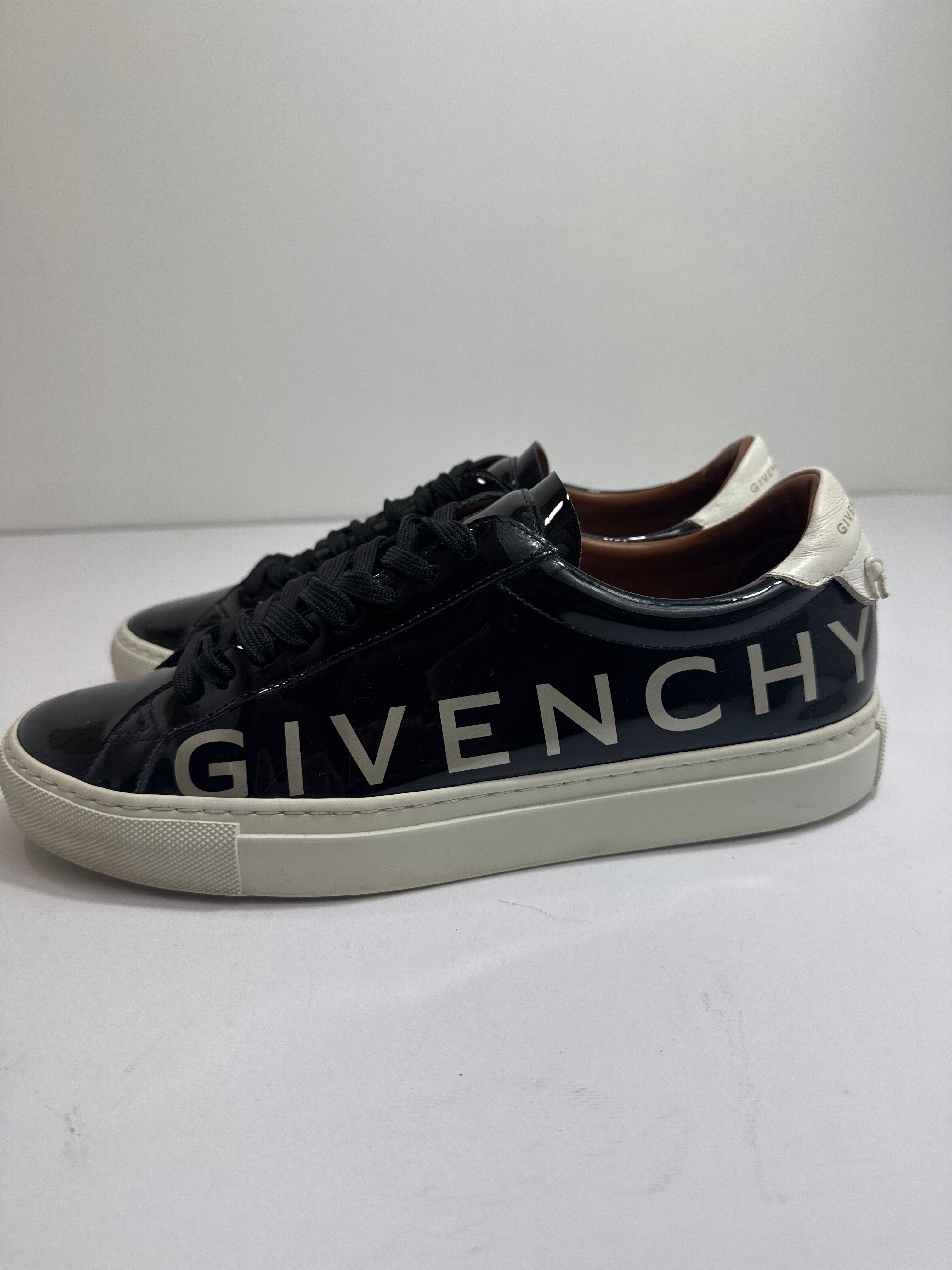 Givenchy n 40