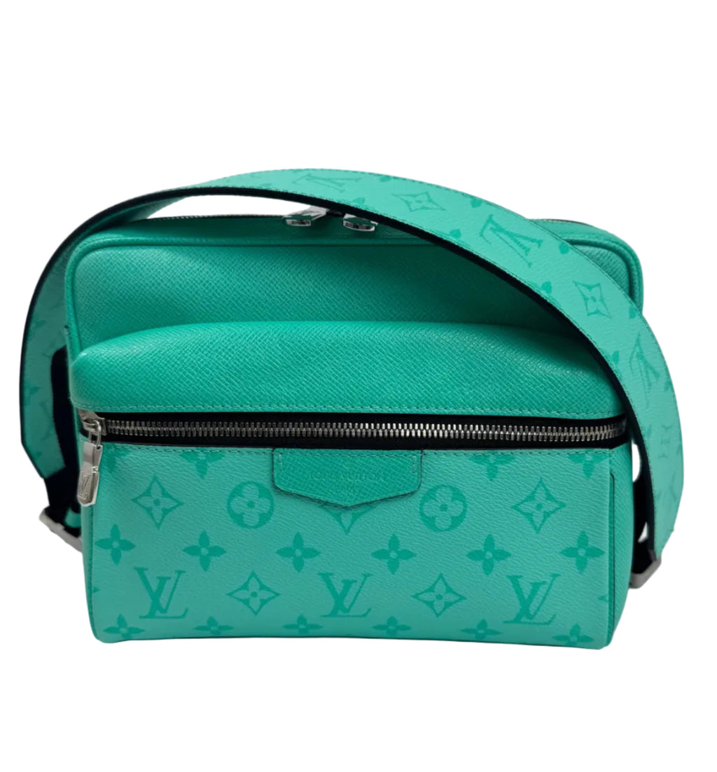 Louis Vuitton outdoor Messenger