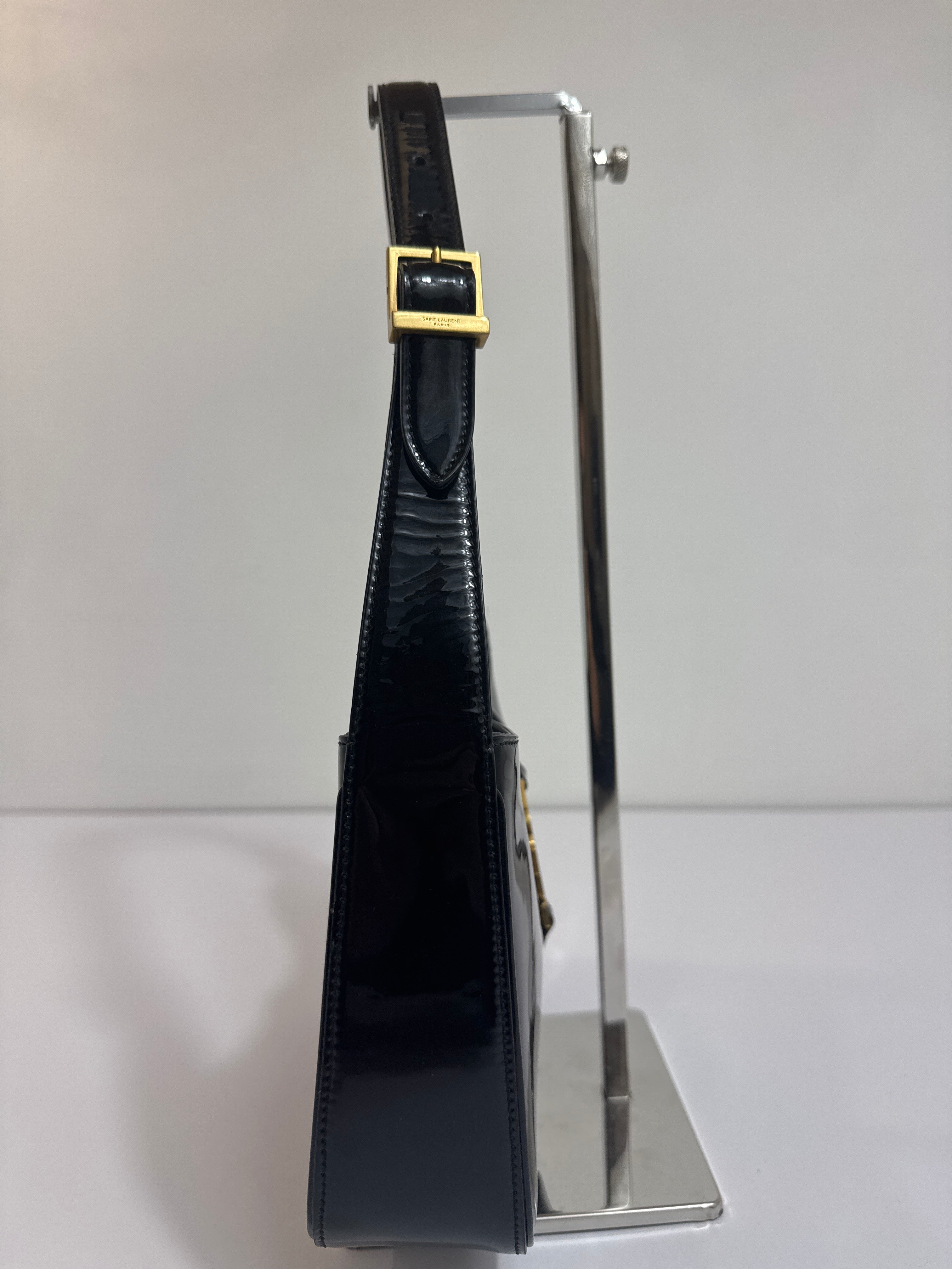 Saint laurent le 5 A 7