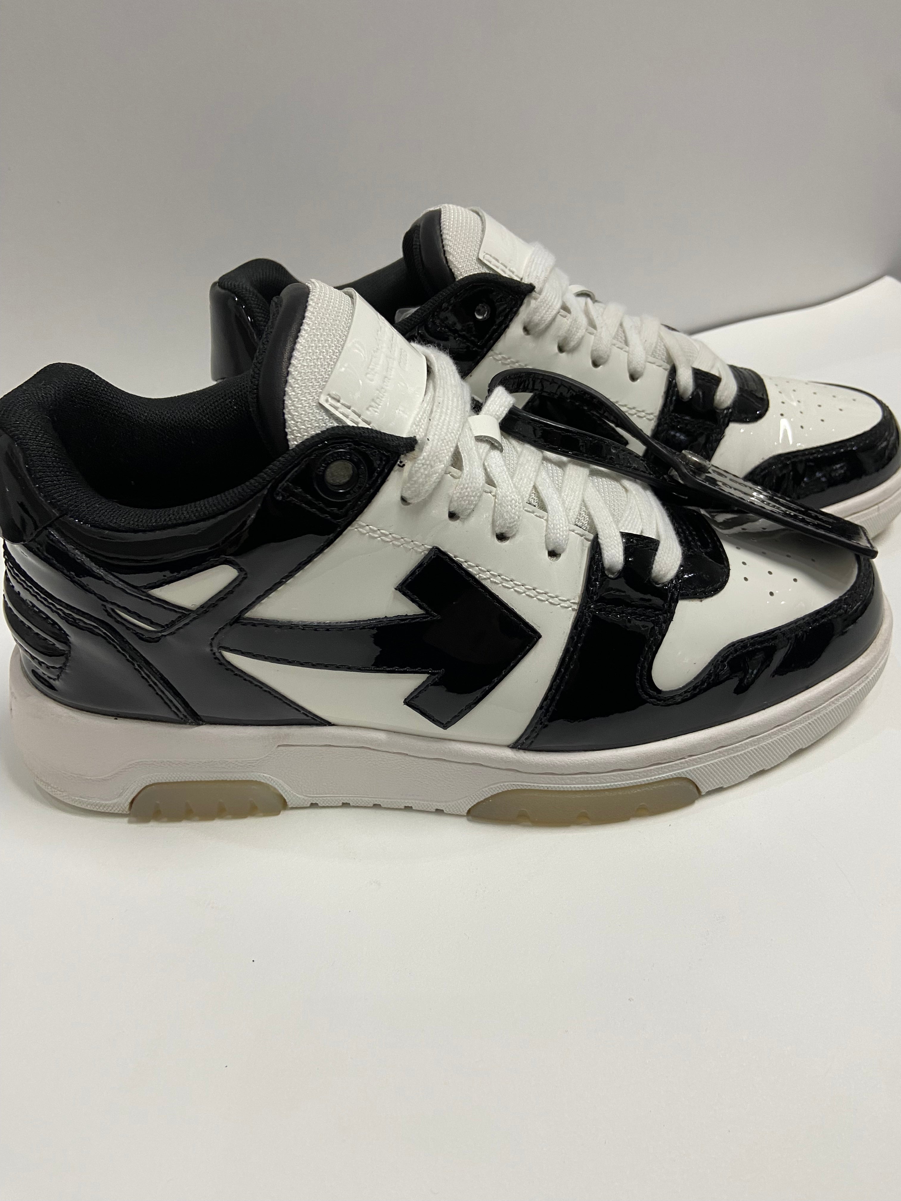 Off-white out of Office n39