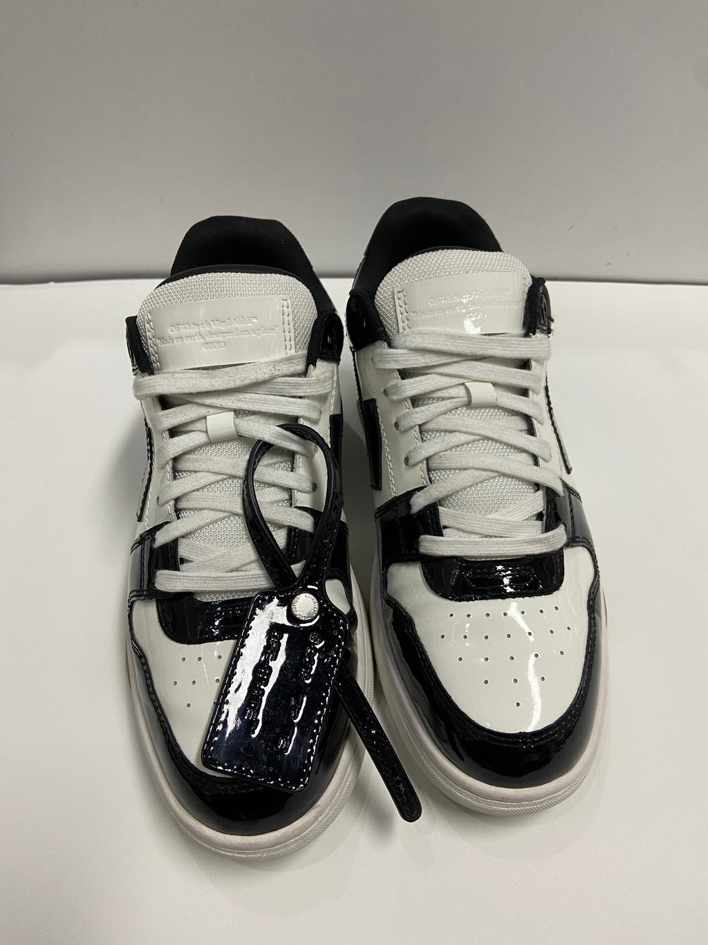 Off-white out of Office n39